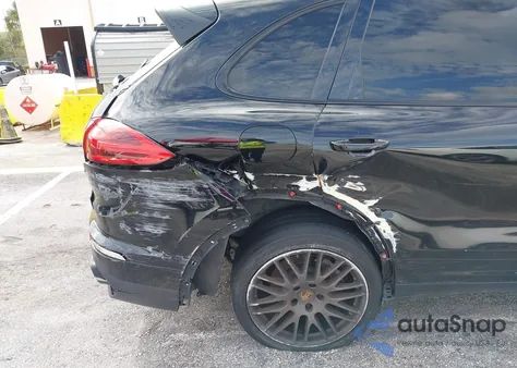 2017 Porsche Cayenne Platinum Edition z USA, uszkodzony, nr VIN WP1AA2A26HKA82909